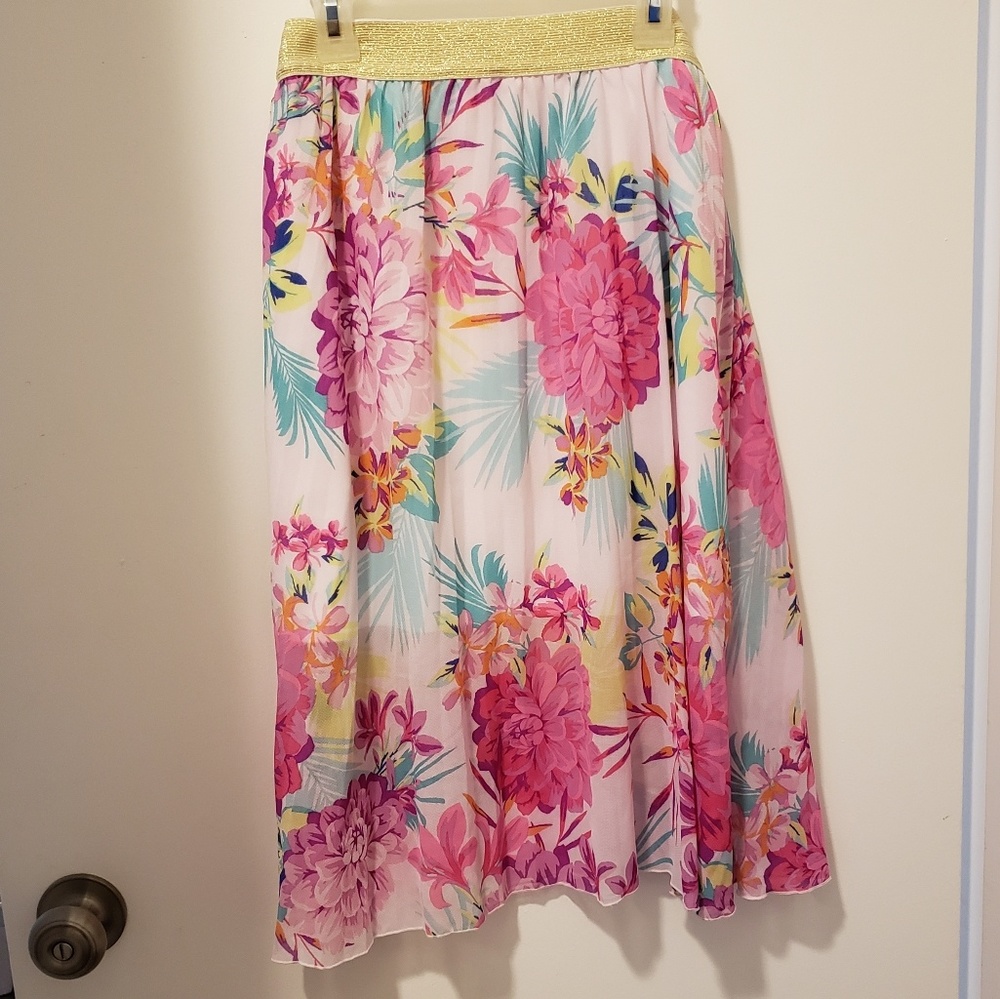 Pleated long vibrant floral skirt sz.S